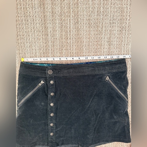#24 Women's Kuhl corduroys charcoal gray mini skirt in Size 8. - Picture 2 of 7